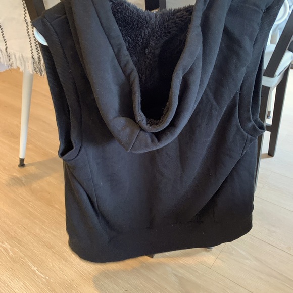 Uniqlo Vest with Fur Inside and Hood - Picture 2 of 2
